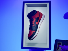 De nya HLD-monitorerna (bilden) kommer att finnas i tre olika storlekar - 16 tum, 27 tum och 86 tum. (Bildkälla: Looking Glass Factory)