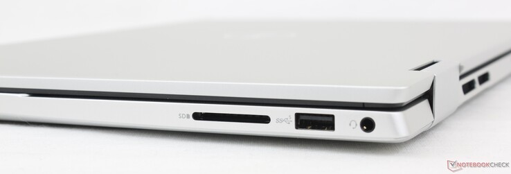 Höger: SD-kortläsare, USB-A 4.2 Gen. 1, 3,5 mm headset