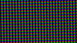 LCD-skärmen använder en klassisk RGB-subpixelmatris som består av röda, blå och gröna lysdioder