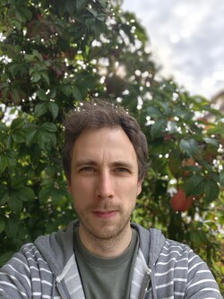En selfie med den främre kameran på 50 MPix