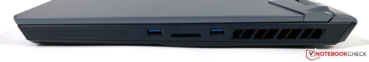 Just det: USB-A (3.2 Gen. 1), SD-läsare, USB-A (3.2 Gen. 1)
