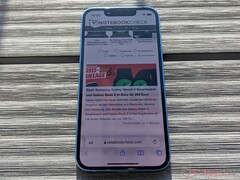 Den kompakta formfaktorn hos iPhone 13 mini förväntas inte komma tillbaka inom den närmaste tiden. (Bildkälla: Notebookcheck)