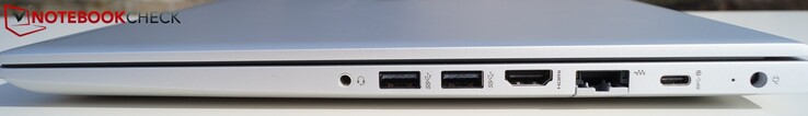 Höger sida: 3.5 mm ljudanslutning, 2 x USB 3.1 Gen 1 Typ A, HDMI, LAN, USB Gen 1 Typ C, strömförsörjning