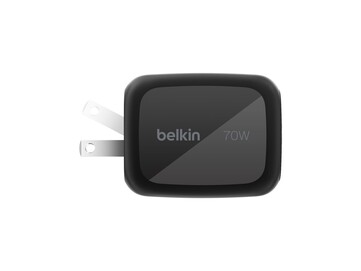 Vikbara tappar gör den lätt att stoppa i en ficka eller väska. (Bildkälla: Belkin)