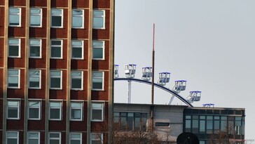 Bilden med teleobjektivet, som gör att avlägsna objekt hamnar i skarpt fokus (Bildkälla: Marc Zander / Notebookcheck)