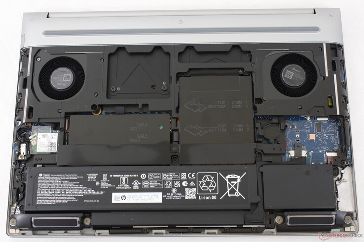 ZBook Fury 16 G9 för jämförelse (med metallplatta på)