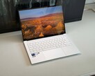 Recension av bärbar dator Asus ZenBook S14 2026 – Ljusare OLED-skärm, men en långsam Panther Lake iGPU