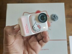Actionkameran Insta360 Go Ultra Hello Kitty i begränsad upplaga har 200 minuters drifttid