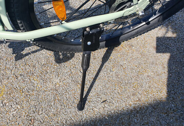 Cykelstället ger mycket bra stöd för elcykeln Touroll B2