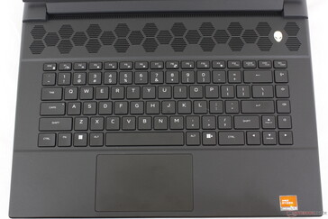 Nästan identisk tangentbordslayout som på Alienware x16 R1
