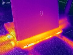 Alienware 16 Area-51 temperaturkarta när du gnuggar Cyberpunk 2077 i Overdrive-läge