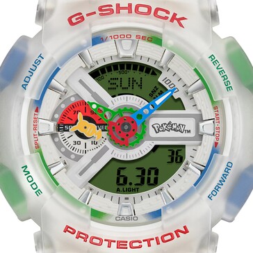 Närbild på urtavlan på G-Shock GA-110 med Pokémon-tema, där den Pikachu-formade visaren och Pokémon-logotypen syns.