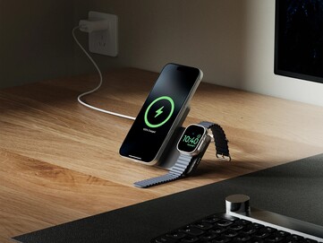 Powerbanken Kuxiu K1 Ultra har ett kickstand för handsfree-användning på skrivbordet. (Bildkälla: Kuxiu)