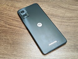Recension av Motorola Moto E22i.