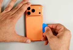 Apple iPhone Ultra sägs ha två batterier.