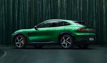 Xiaomi YU7 är större än Tesla Model Y och levereras med ett större batteri.