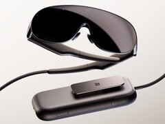 Meta VR-glasögonen levereras med ett anslutet batteripack som ger upp till tre timmars drifttid.
